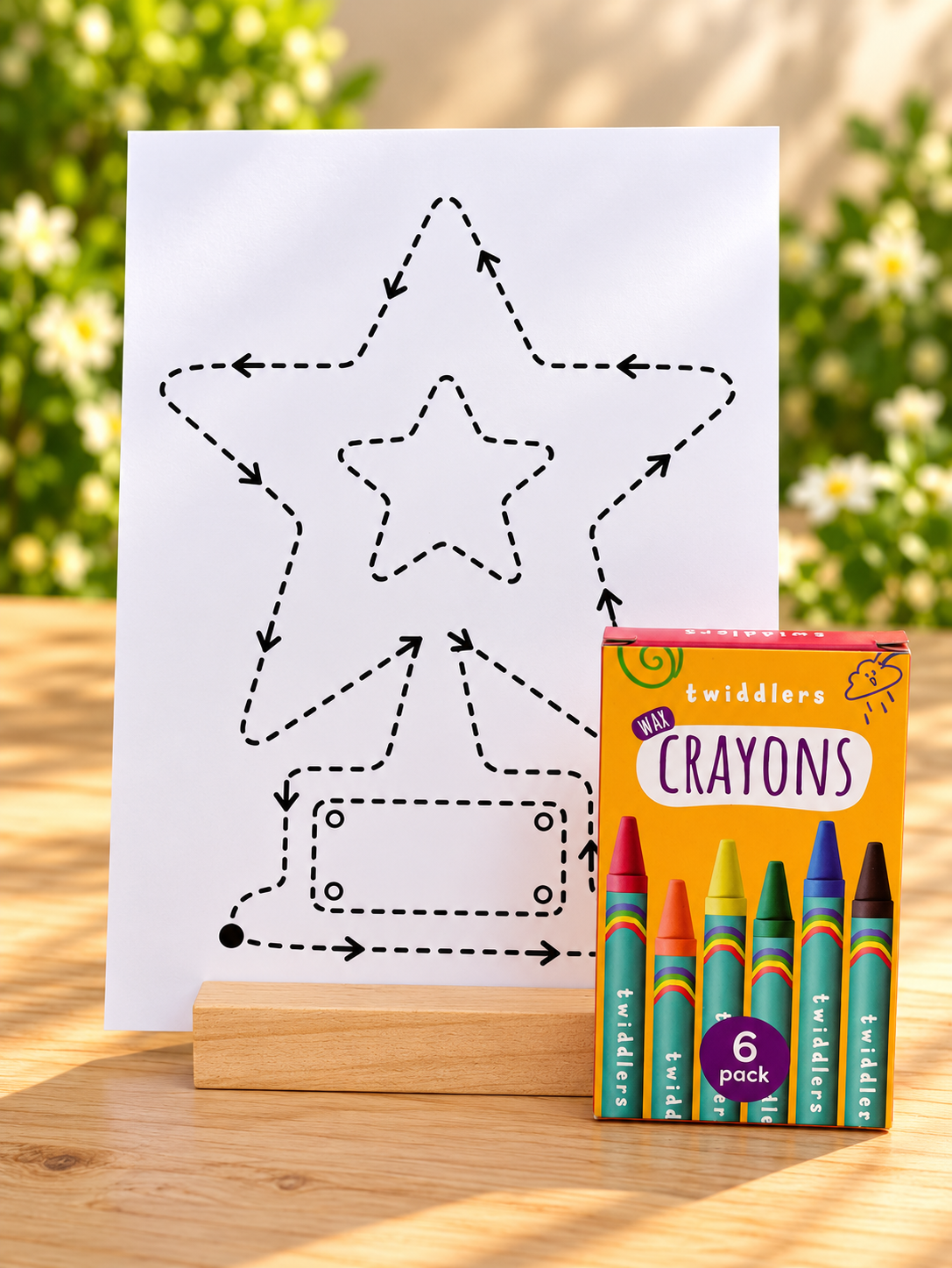 Trophy colouring card with a stand and crayons