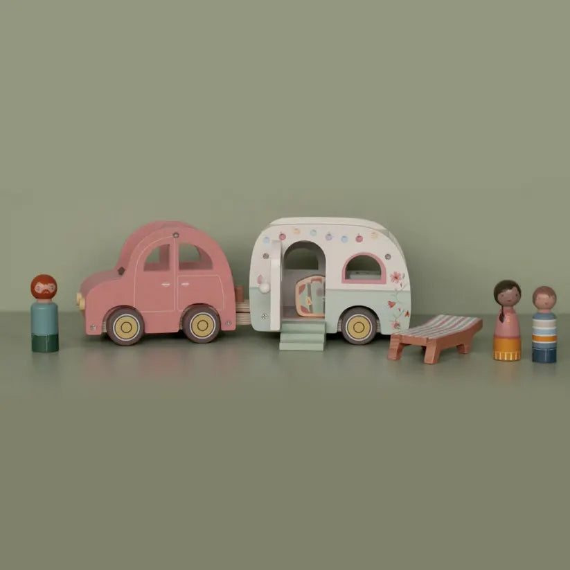 Car with Caravan and 3 Peg Dolls