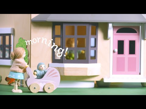 Dovetail Dolls House Nursery Set